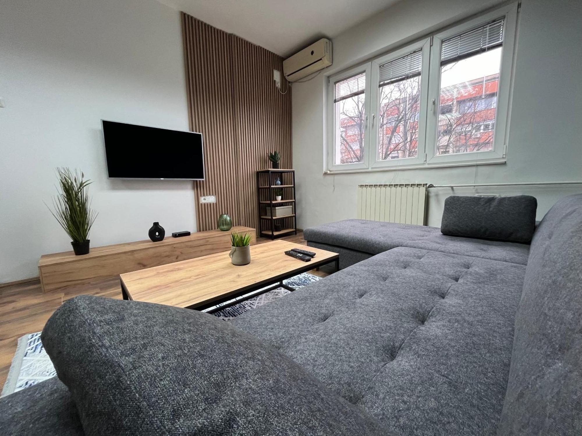 Central M - 5 Apartments Skopje Esterno foto
