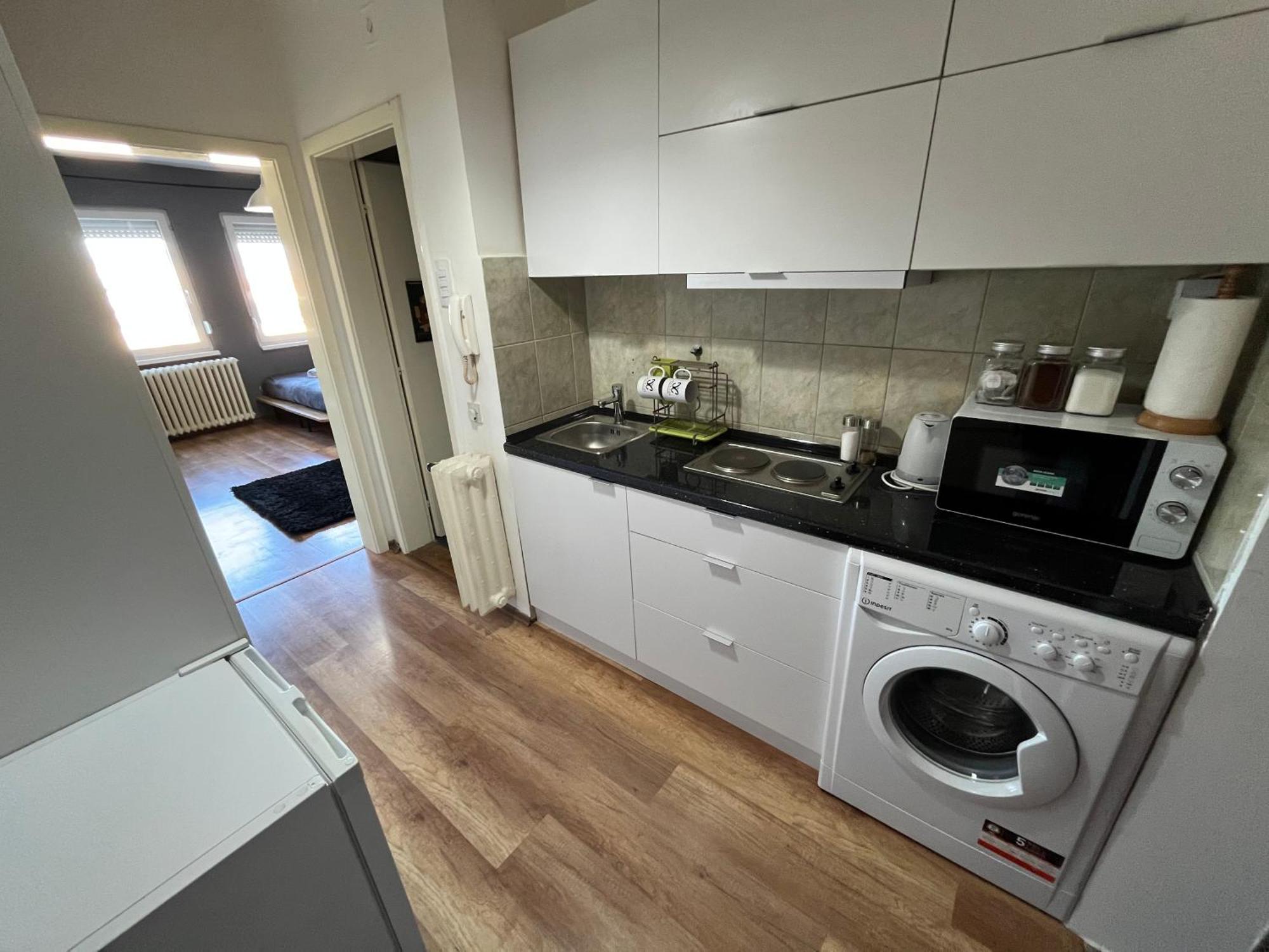 Central M - 5 Apartments Skopje Esterno foto